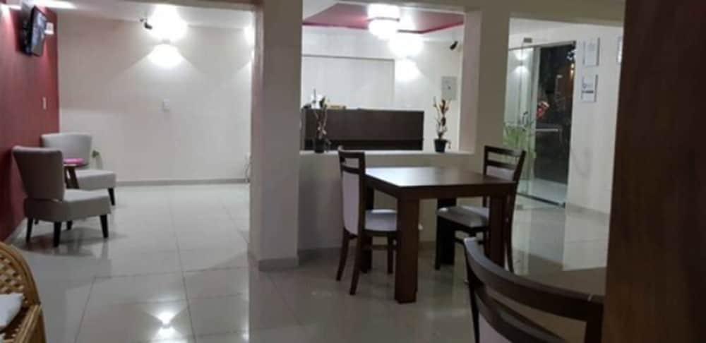 Iguazu Urban Hotel Express Puerto Iguazú Eksteriør billede